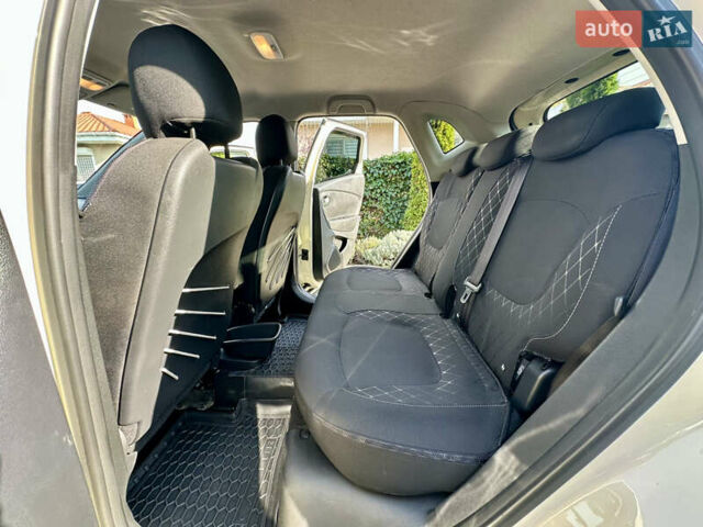 Бежевый Рено Каптур, объемом двигателя 1.46 л и пробегом 100 тыс. км за 13200 $, фото 25 на Automoto.ua