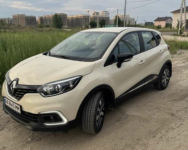 Бежевий Рено Каптур, об'ємом двигуна 0.9 л та пробігом 54 тис. км за 13599 $, фото 1 на Automoto.ua