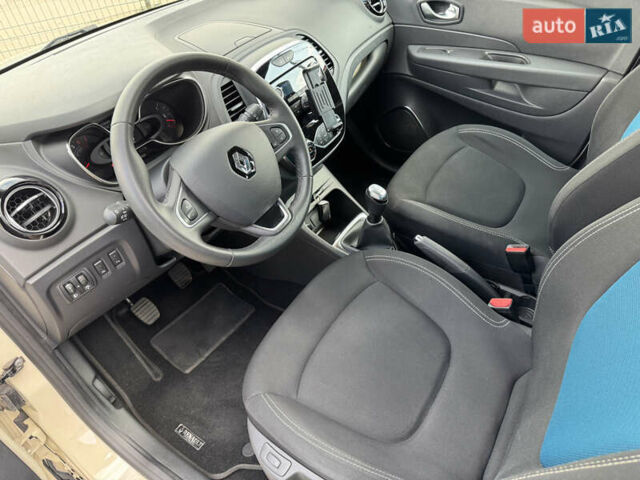 Бежевий Рено Каптур, об'ємом двигуна 0.9 л та пробігом 54 тис. км за 13599 $, фото 9 на Automoto.ua