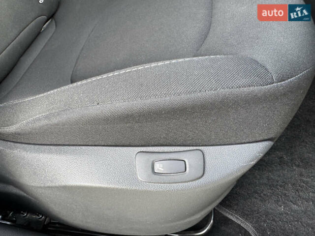 Бежевий Рено Каптур, об'ємом двигуна 0.9 л та пробігом 54 тис. км за 13599 $, фото 11 на Automoto.ua