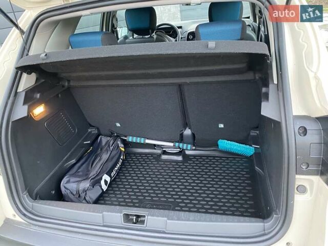 Бежевый Рено Каптур, объемом двигателя 0.9 л и пробегом 54 тыс. км за 15900 $, фото 7 на Automoto.ua