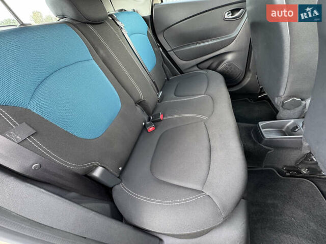 Бежевий Рено Каптур, об'ємом двигуна 0.9 л та пробігом 54 тис. км за 13599 $, фото 12 на Automoto.ua