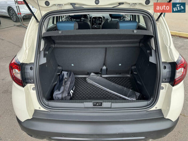 Бежевий Рено Каптур, об'ємом двигуна 0.9 л та пробігом 54 тис. км за 13599 $, фото 13 на Automoto.ua