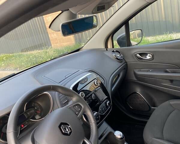 Бежевый Рено Каптур, объемом двигателя 0.9 л и пробегом 54 тыс. км за 15900 $, фото 6 на Automoto.ua