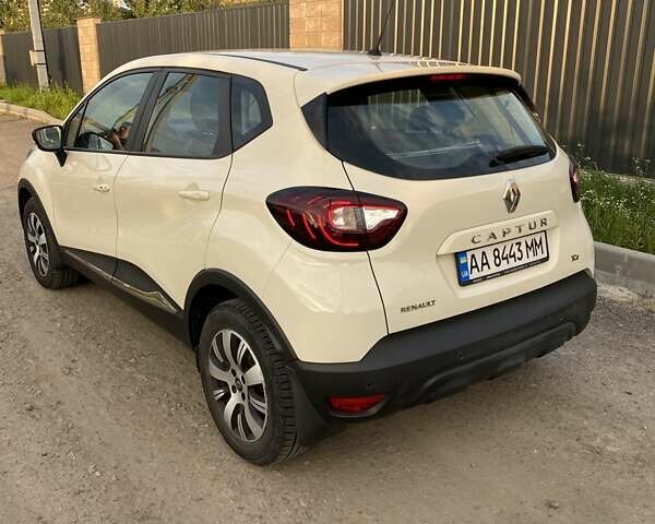 Бежевый Рено Каптур, объемом двигателя 0.9 л и пробегом 54 тыс. км за 15900 $, фото 1 на Automoto.ua