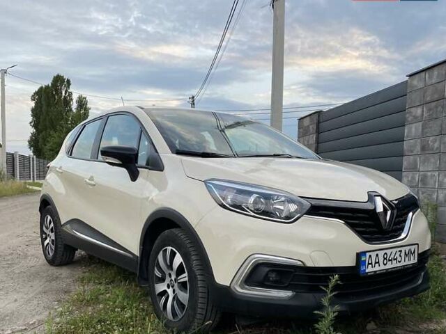 Бежевый Рено Каптур, объемом двигателя 0.9 л и пробегом 54 тыс. км за 15900 $, фото 2 на Automoto.ua