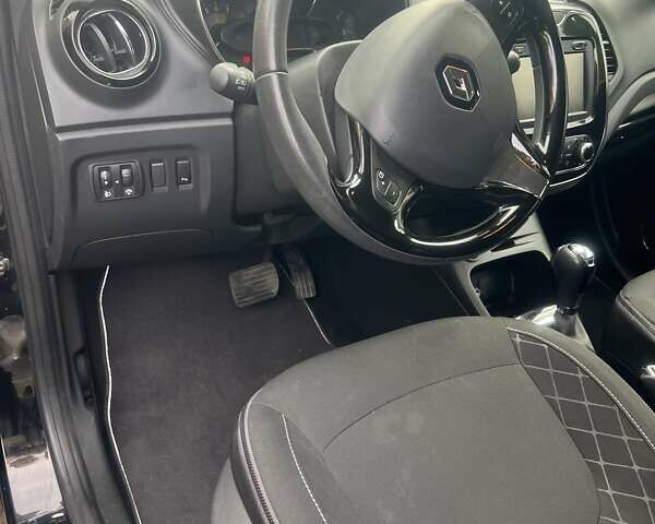 Черный Рено Каптур, объемом двигателя 1.2 л и пробегом 54 тыс. км за 12300 $, фото 6 на Automoto.ua