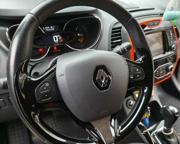 Черный Рено Каптур, объемом двигателя 1.2 л и пробегом 124 тыс. км за 13500 $, фото 8 на Automoto.ua