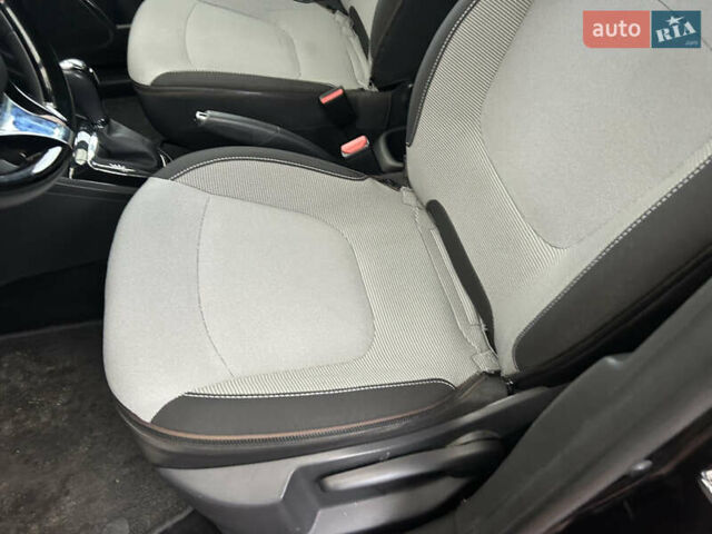 Чорний Рено Каптур, об'ємом двигуна 1.2 л та пробігом 133 тис. км за 9999 $, фото 12 на Automoto.ua