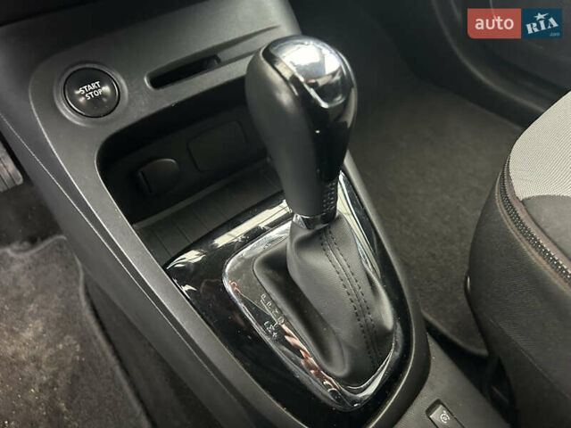 Чорний Рено Каптур, об'ємом двигуна 1.2 л та пробігом 133 тис. км за 9999 $, фото 17 на Automoto.ua