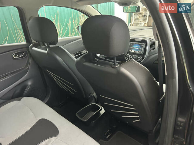 Чорний Рено Каптур, об'ємом двигуна 1.2 л та пробігом 133 тис. км за 9999 $, фото 36 на Automoto.ua