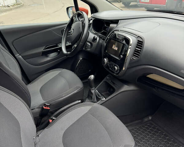 Черный Рено Каптур, объемом двигателя 1.5 л и пробегом 117 тыс. км за 10700 $, фото 8 на Automoto.ua