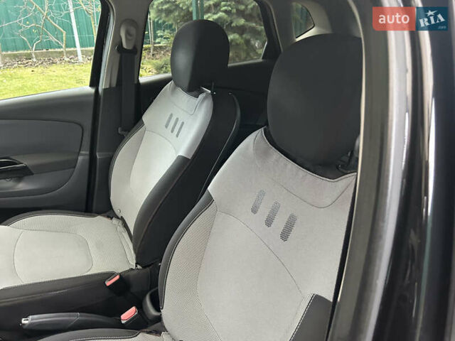 Чорний Рено Каптур, об'ємом двигуна 1.2 л та пробігом 133 тис. км за 9999 $, фото 10 на Automoto.ua