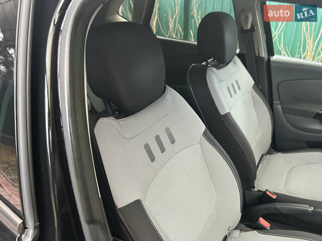 Чорний Рено Каптур, об'ємом двигуна 1.2 л та пробігом 133 тис. км за 9999 $, фото 41 на Automoto.ua