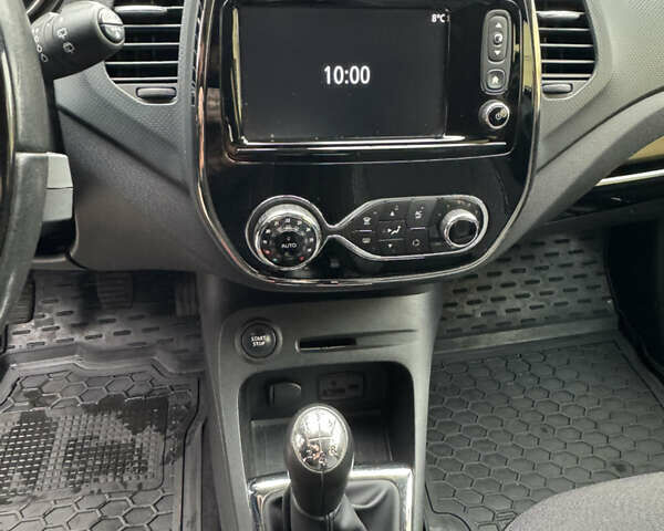 Черный Рено Каптур, объемом двигателя 1.5 л и пробегом 117 тыс. км за 10700 $, фото 10 на Automoto.ua