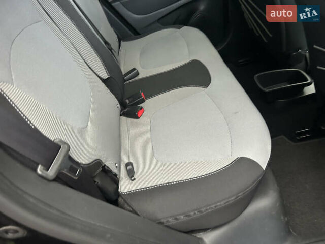 Чорний Рено Каптур, об'ємом двигуна 1.2 л та пробігом 133 тис. км за 9999 $, фото 35 на Automoto.ua