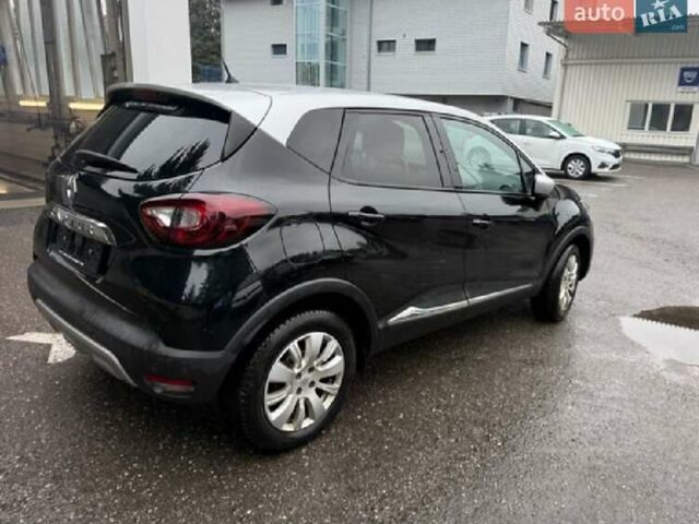 Черный Рено Каптур, объемом двигателя 1.2 л и пробегом 61 тыс. км за 14599 $, фото 5 на Automoto.ua