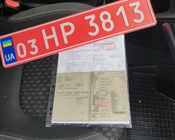 Черный Рено Каптур, объемом двигателя 1.2 л и пробегом 61 тыс. км за 14599 $, фото 2 на Automoto.ua