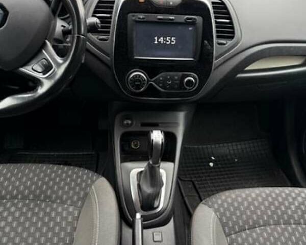 Черный Рено Каптур, объемом двигателя 1.2 л и пробегом 61 тыс. км за 14599 $, фото 11 на Automoto.ua