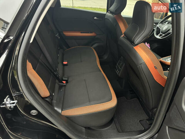 Черный Рено Каптур, объемом двигателя 1.6 л и пробегом 14 тыс. км за 19999 $, фото 48 на Automoto.ua