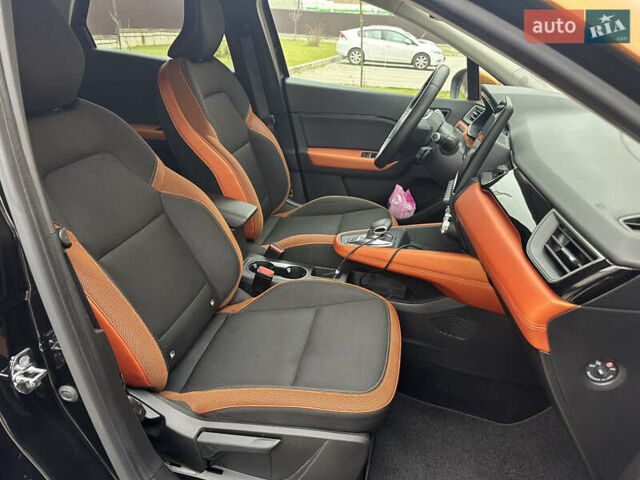 Черный Рено Каптур, объемом двигателя 1.6 л и пробегом 14 тыс. км за 19999 $, фото 49 на Automoto.ua