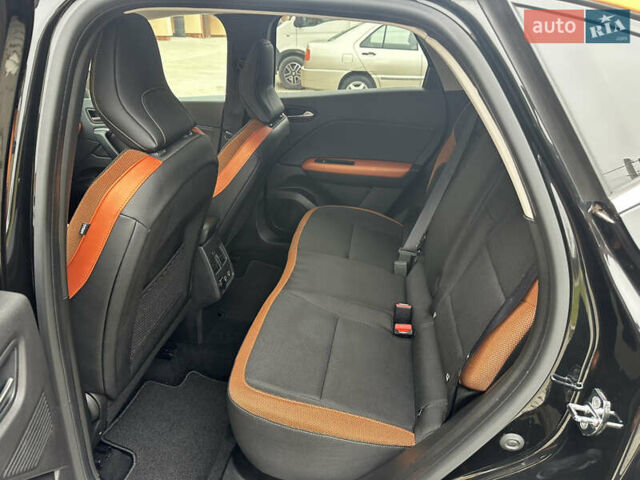 Черный Рено Каптур, объемом двигателя 1.6 л и пробегом 14 тыс. км за 19999 $, фото 47 на Automoto.ua