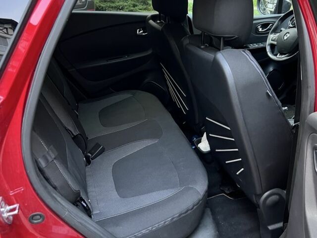 Красный Рено Каптур, объемом двигателя 0 л и пробегом 3 тыс. км за 11100 $, фото 6 на Automoto.ua