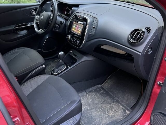 Красный Рено Каптур, объемом двигателя 0 л и пробегом 3 тыс. км за 11100 $, фото 4 на Automoto.ua