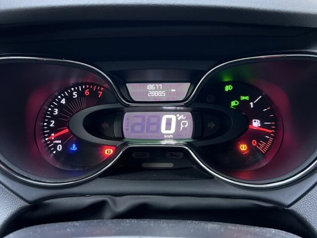 Красный Рено Каптур, объемом двигателя 0 л и пробегом 3 тыс. км за 11100 $, фото 7 на Automoto.ua