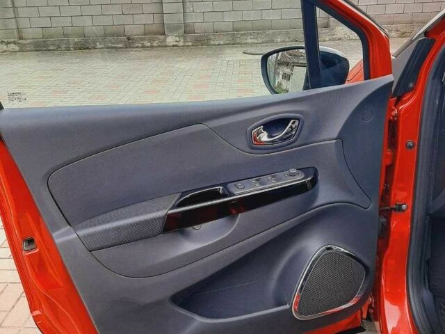 Красный Рено Каптур, объемом двигателя 1.5 л и пробегом 245 тыс. км за 11300 $, фото 9 на Automoto.ua