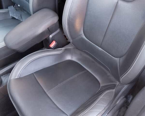 Красный Рено Каптур, объемом двигателя 1.46 л и пробегом 29 тыс. км за 14000 $, фото 23 на Automoto.ua