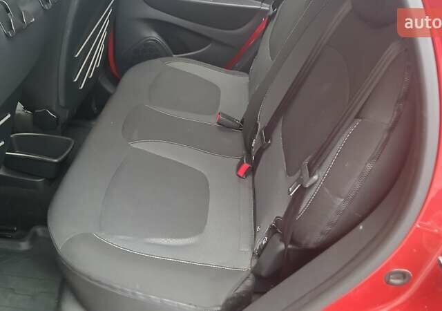 Червоний Рено Каптур, об'ємом двигуна 1.5 л та пробігом 100 тис. км за 14500 $, фото 6 на Automoto.ua