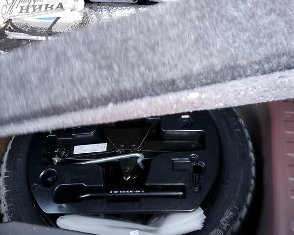 Красный Рено Каптур, объемом двигателя 1.46 л и пробегом 29 тыс. км за 14000 $, фото 25 на Automoto.ua