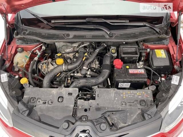 Красный Рено Каптур, объемом двигателя 0.9 л и пробегом 29 тыс. км за 13000 $, фото 12 на Automoto.ua