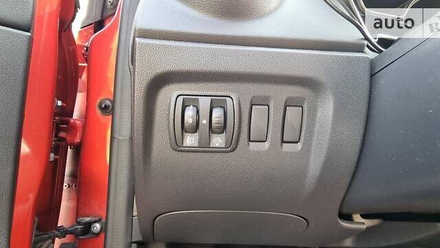 Червоний Рено Каптур, об'ємом двигуна 1.46 л та пробігом 168 тис. км за 15900 $, фото 17 на Automoto.ua