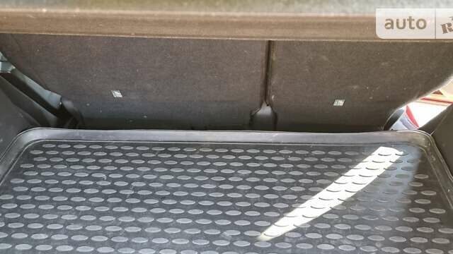 Червоний Рено Каптур, об'ємом двигуна 1.46 л та пробігом 168 тис. км за 15900 $, фото 27 на Automoto.ua