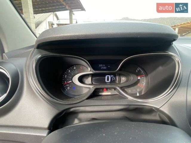 Червоний Рено Каптур, об'ємом двигуна 1.46 л та пробігом 30 тис. км за 16300 $, фото 9 на Automoto.ua