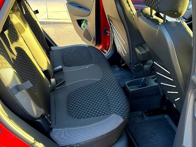 Червоний Рено Каптур, об'ємом двигуна 1.5 л та пробігом 50 тис. км за 17000 $, фото 5 на Automoto.ua