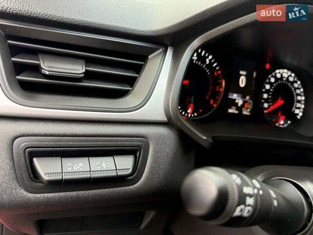 Красный Рено Каптур, объемом двигателя 1.3 л и пробегом 28 тыс. км за 18500 $, фото 65 на Automoto.ua