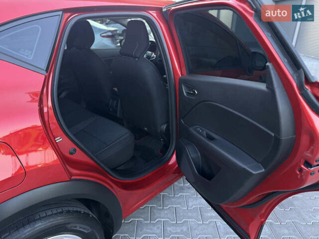Красный Рено Каптур, объемом двигателя 1.3 л и пробегом 27 тыс. км за 19299 $, фото 55 на Automoto.ua