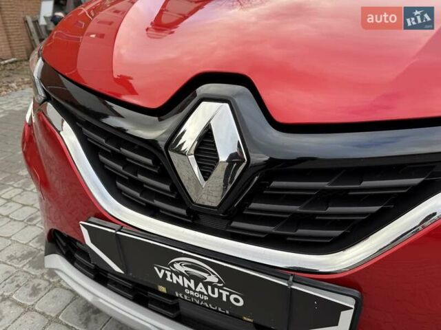 Красный Рено Каптур, объемом двигателя 1.3 л и пробегом 28 тыс. км за 18500 $, фото 28 на Automoto.ua