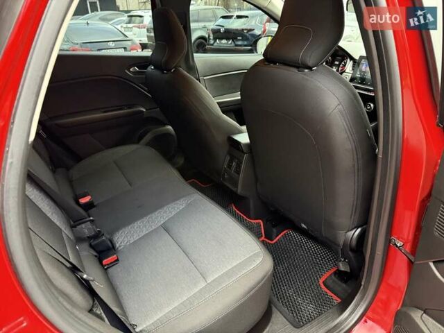 Красный Рено Каптур, объемом двигателя 1.3 л и пробегом 28 тыс. км за 18500 $, фото 50 на Automoto.ua