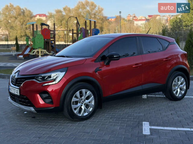 Красный Рено Каптур, объемом двигателя 1.3 л и пробегом 27 тыс. км за 19299 $, фото 1 на Automoto.ua