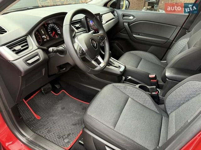 Красный Рено Каптур, объемом двигателя 1.3 л и пробегом 28 тыс. км за 18500 $, фото 1 на Automoto.ua