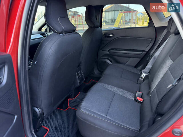 Красный Рено Каптур, объемом двигателя 1.3 л и пробегом 27 тыс. км за 19299 $, фото 54 на Automoto.ua