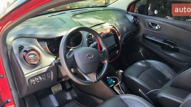 Рено Каптур, объемом двигателя 1.46 л и пробегом 109 тыс. км за 12900 $, фото 13 на Automoto.ua