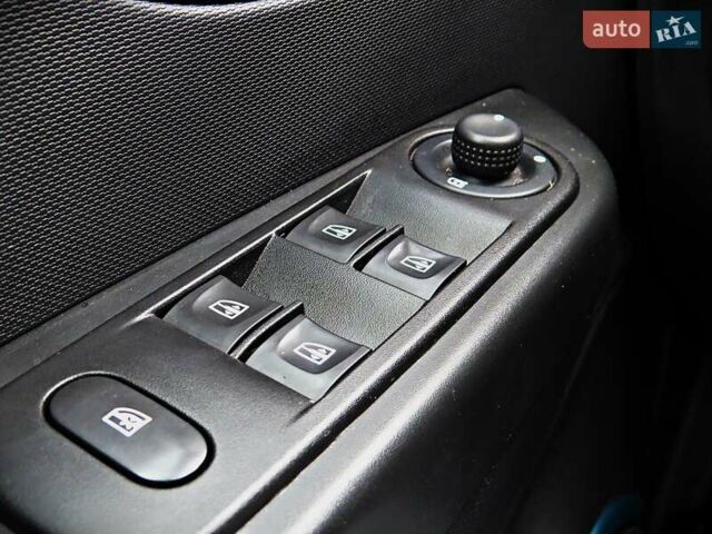 Рено Каптур, объемом двигателя 1.2 л и пробегом 122 тыс. км за 11500 $, фото 8 на Automoto.ua