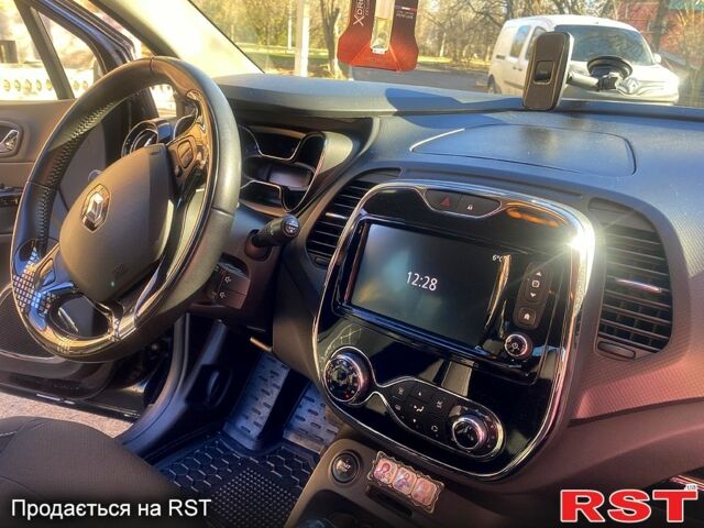 Рено Каптур, объемом двигателя 15 л и пробегом 92 тыс. км за 14000 $, фото 7 на Automoto.ua