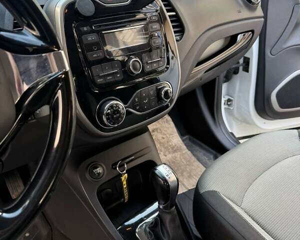 Рено Каптур, объемом двигателя 0 л и пробегом 228 тыс. км за 11200 $, фото 11 на Automoto.ua