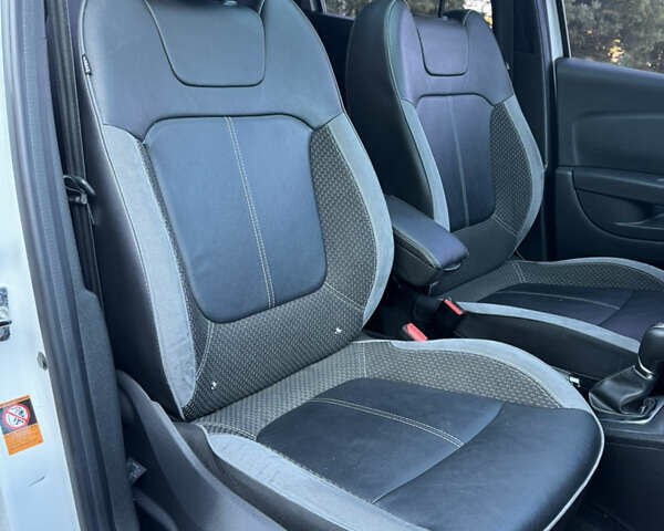 Рено Каптур, объемом двигателя 1.5 л и пробегом 87 тыс. км за 14900 $, фото 29 на Automoto.ua